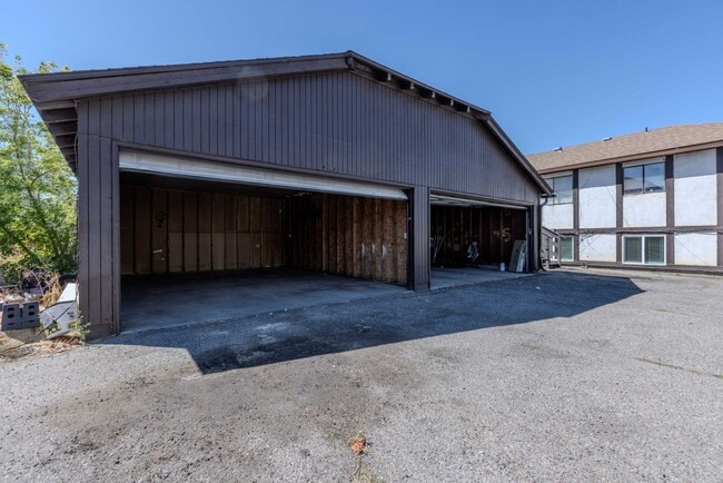 Building Photo - 360 N Woodruff Ave