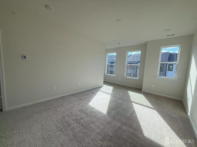 Building Photo - 616 Sadie Cir