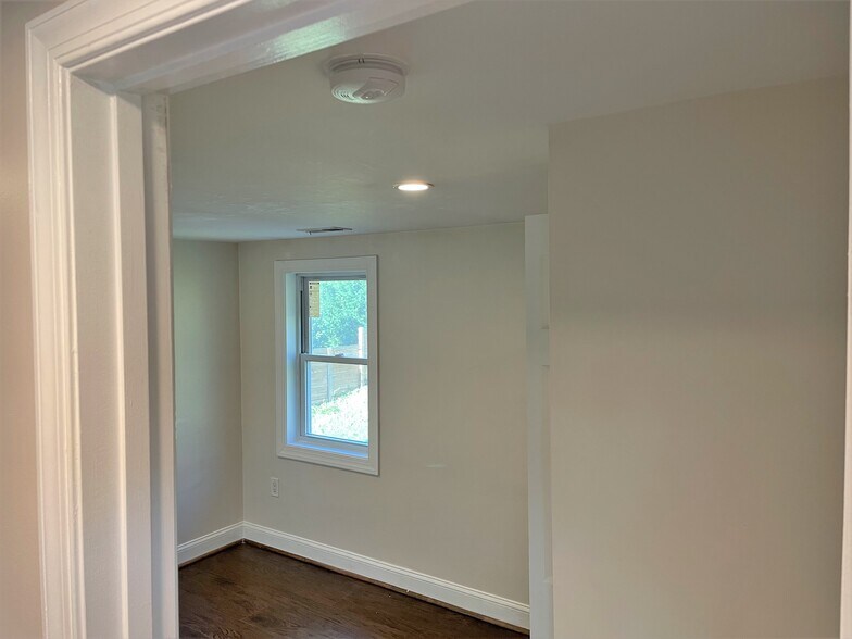 Building Photo - 1817 N Culpeper St