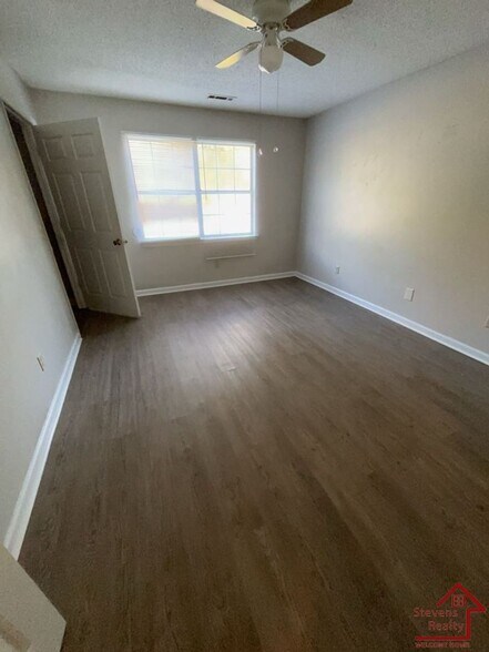 Building Photo - 181 East Ave