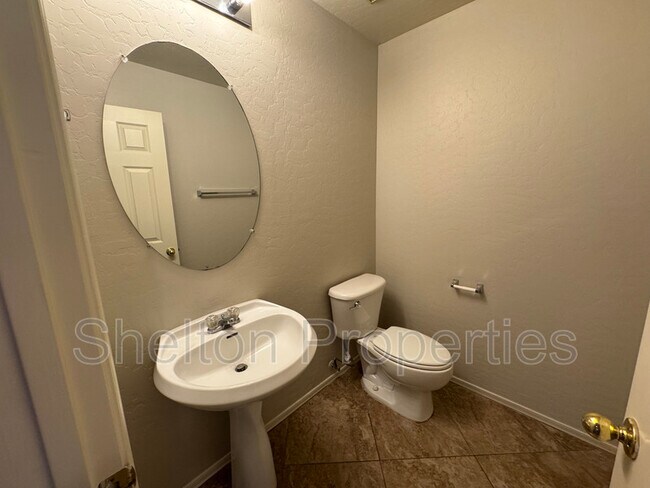 Building Photo - 14787 W Columbine Dr
