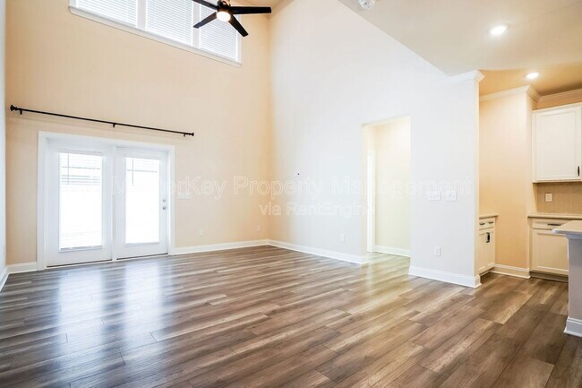 Building Photo - 616 Mount Blanc Way