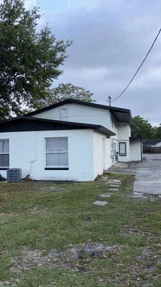 Building Photo - 215 Neptune Rd