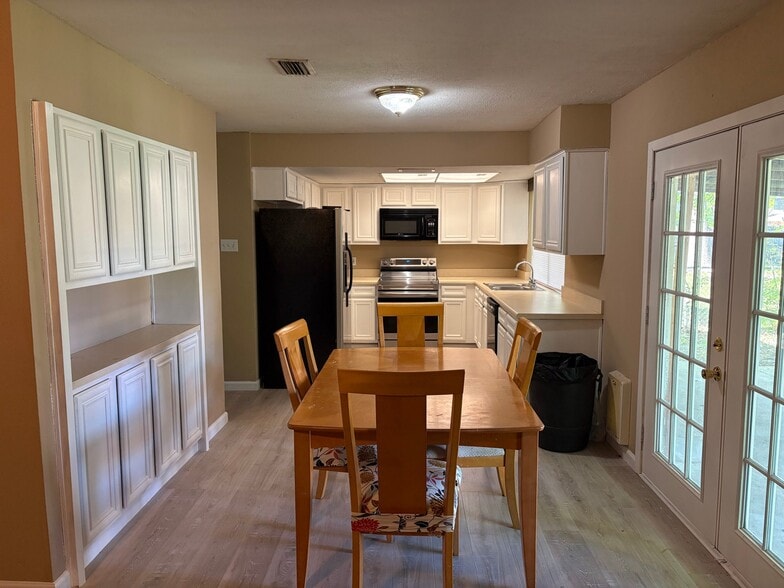 Building Photo - 724 Melinda Dr