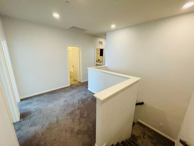 Building Photo - 40407 Calle Real