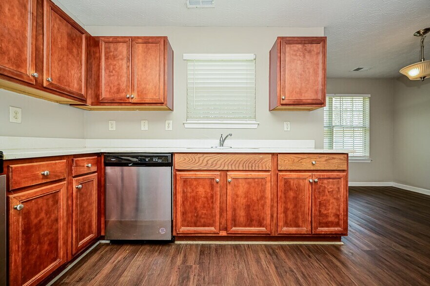 Building Photo - 70 Stony Oak Dr