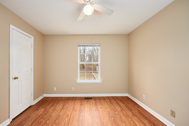 Building Photo - For Rent: 3BR, 2BA house