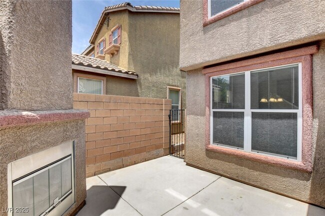 Building Photo - 8792 Parsons Ridge Ave