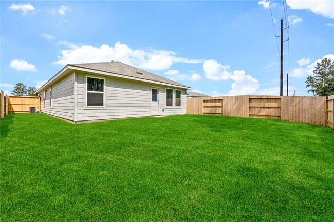 Building Photo - 915 Songbird Ln