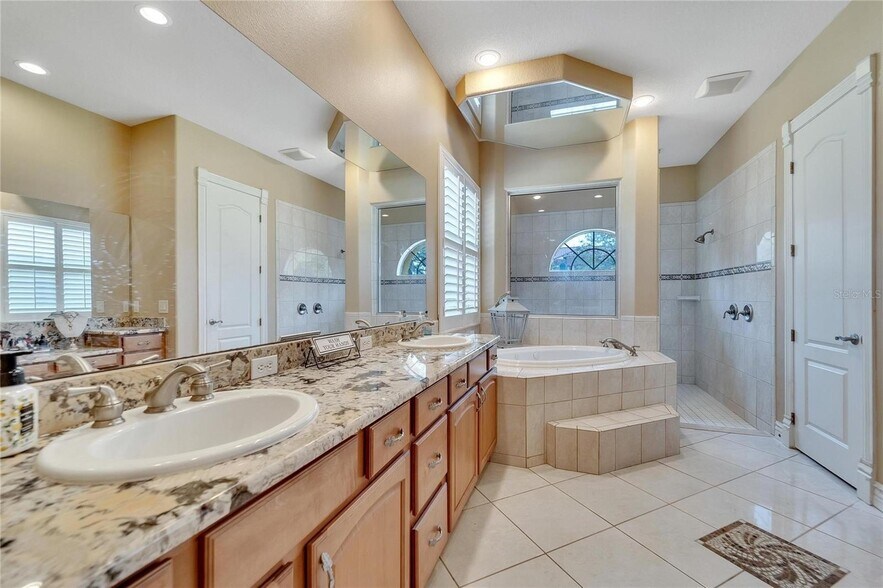 Building Photo - 2656 Wyndsor Oaks Way
