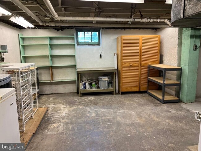 Building Photo - 1730 N Danville St