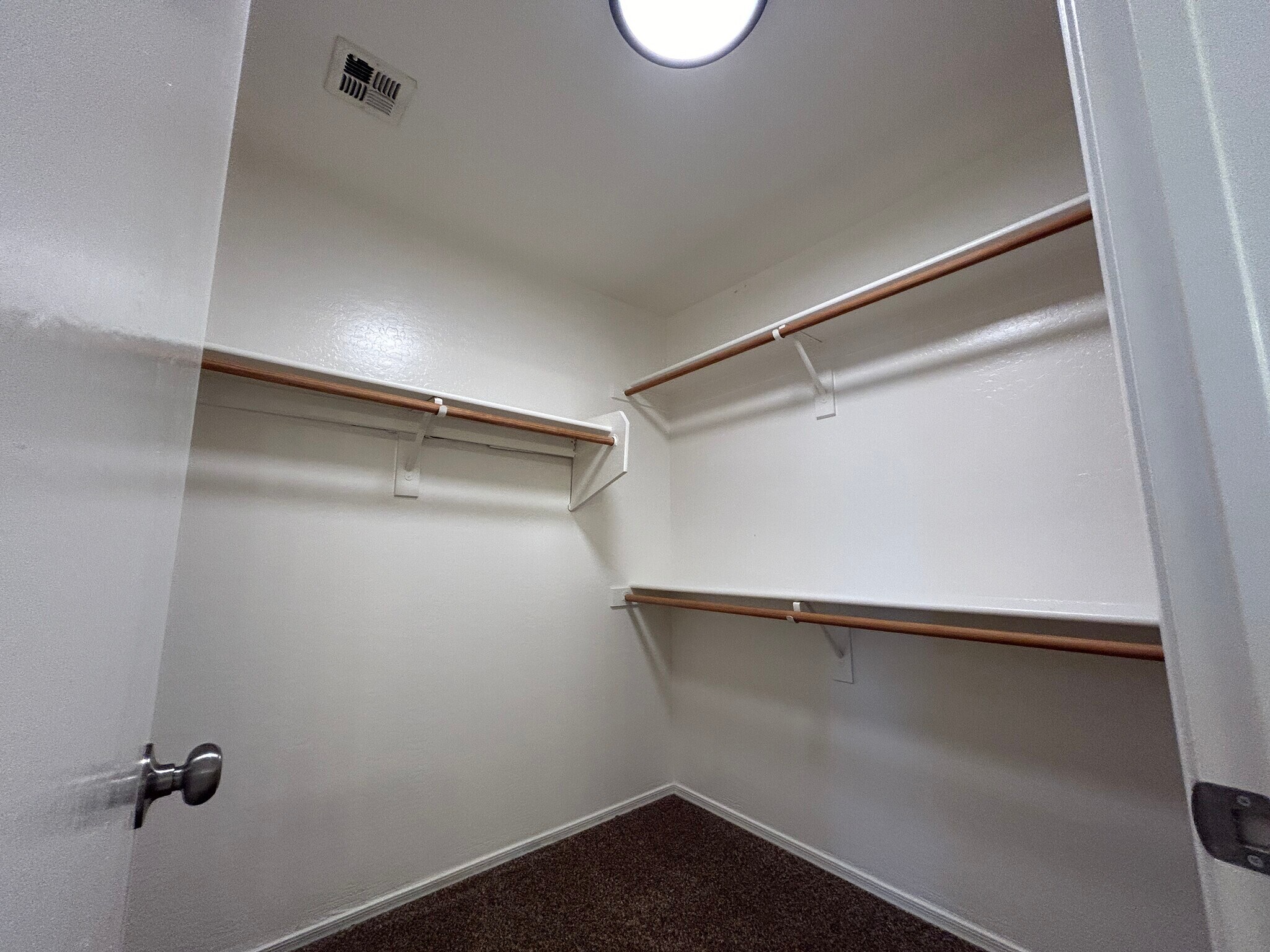 Building Photo - 7028 S 46th Dr