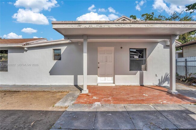 Building Photo - 2428 NW 28th St