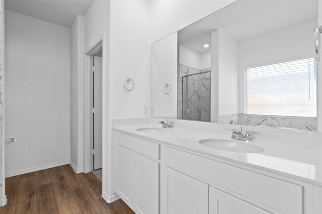 Building Photo - 105 Allegro Dr