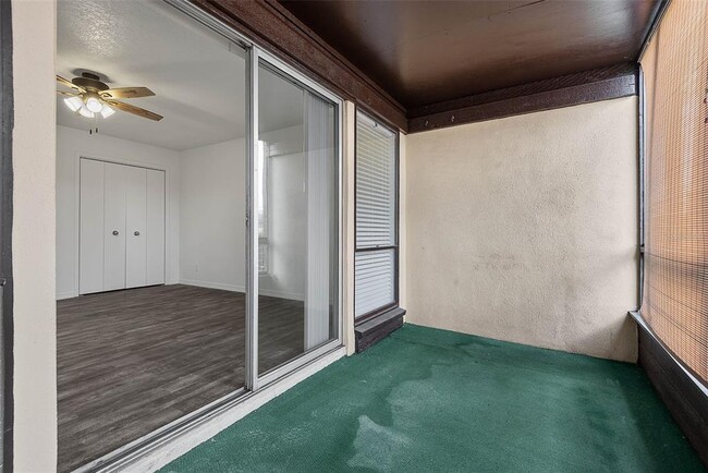 Building Photo - 60 Club House Dr