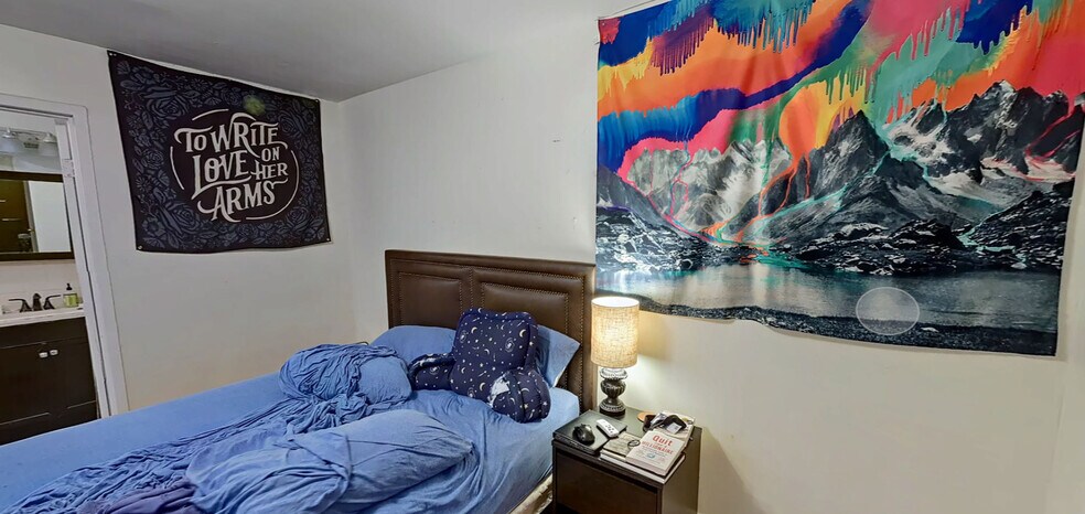 Building Photo - 1758 Commonwealth Ave