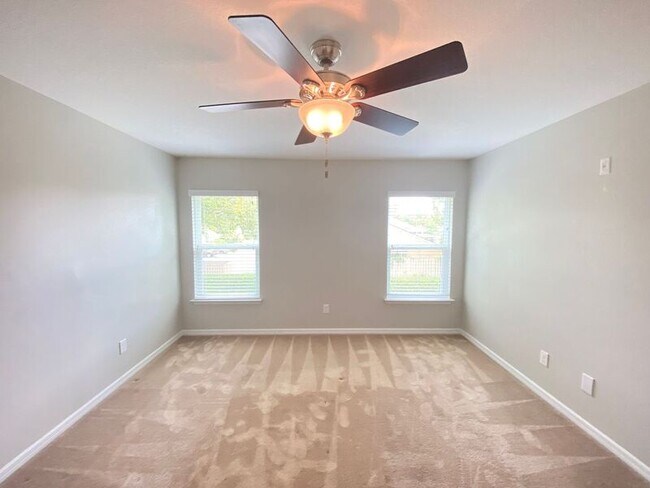 Building Photo - 600 Northern Way