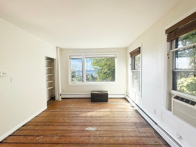 Building Photo - 253 Webster St