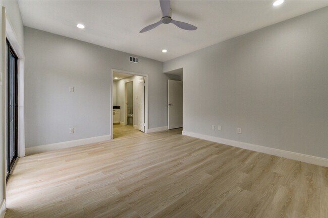 Building Photo - 11711 Memorial Dr