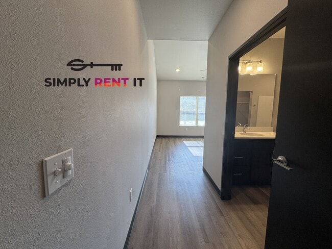 Building Photo - New 3 Bedroom, 3 Bathroom Sublease Brick Towne Ames Townhome