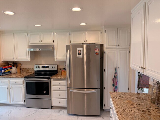 Building Photo - Amazing views in a great Leisure Village home - Camarillo