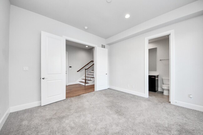 Building Photo - 826 Cage St