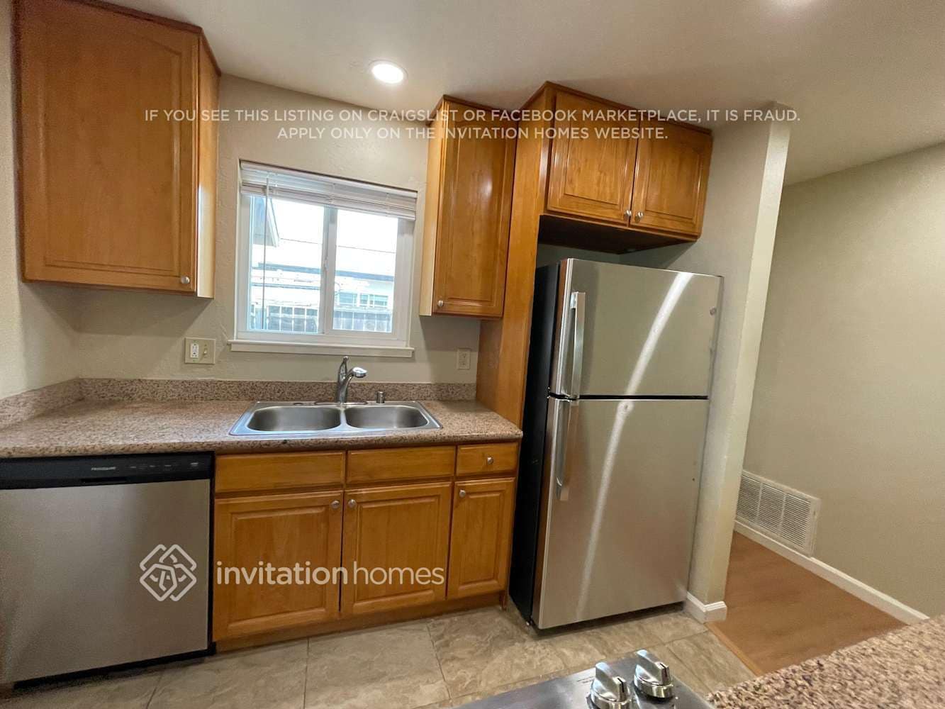 Building Photo - 1658 Ashwood Dr