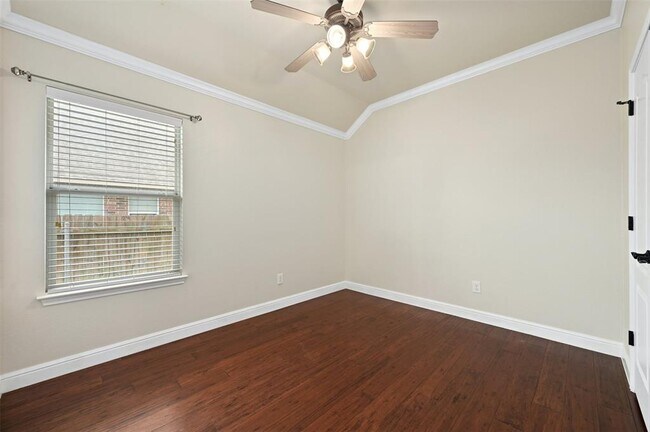 Building Photo - 116 Wolf Creek Way