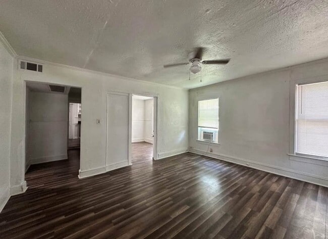 Building Photo - Cozy 3 bedroom house