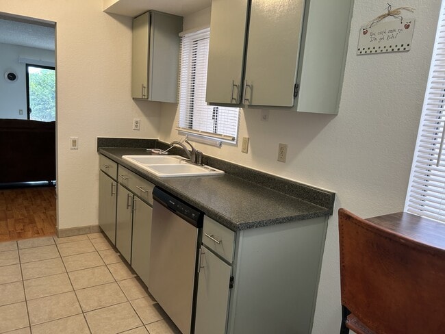 Building Photo - 230 N Calle Acuarela