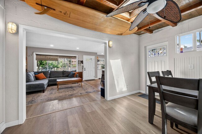 Building Photo - Beautiful 2 bedroom single family home available in Sunset Cliffs!