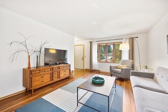 Building Photo - 2728 Florann Dr