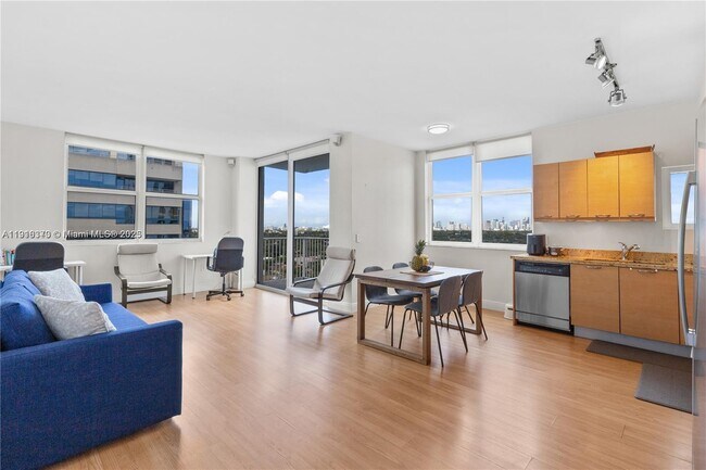 Building Photo - 3180 SW 22nd Terrace