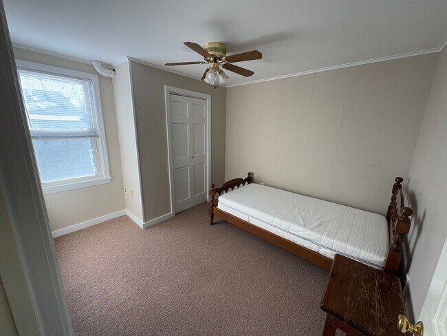 Building Photo - Spacious 4-Bedroom Single Family Rental in Amesbury - Available Now!