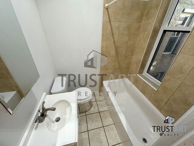 Building Photo - 3042 N 15th St