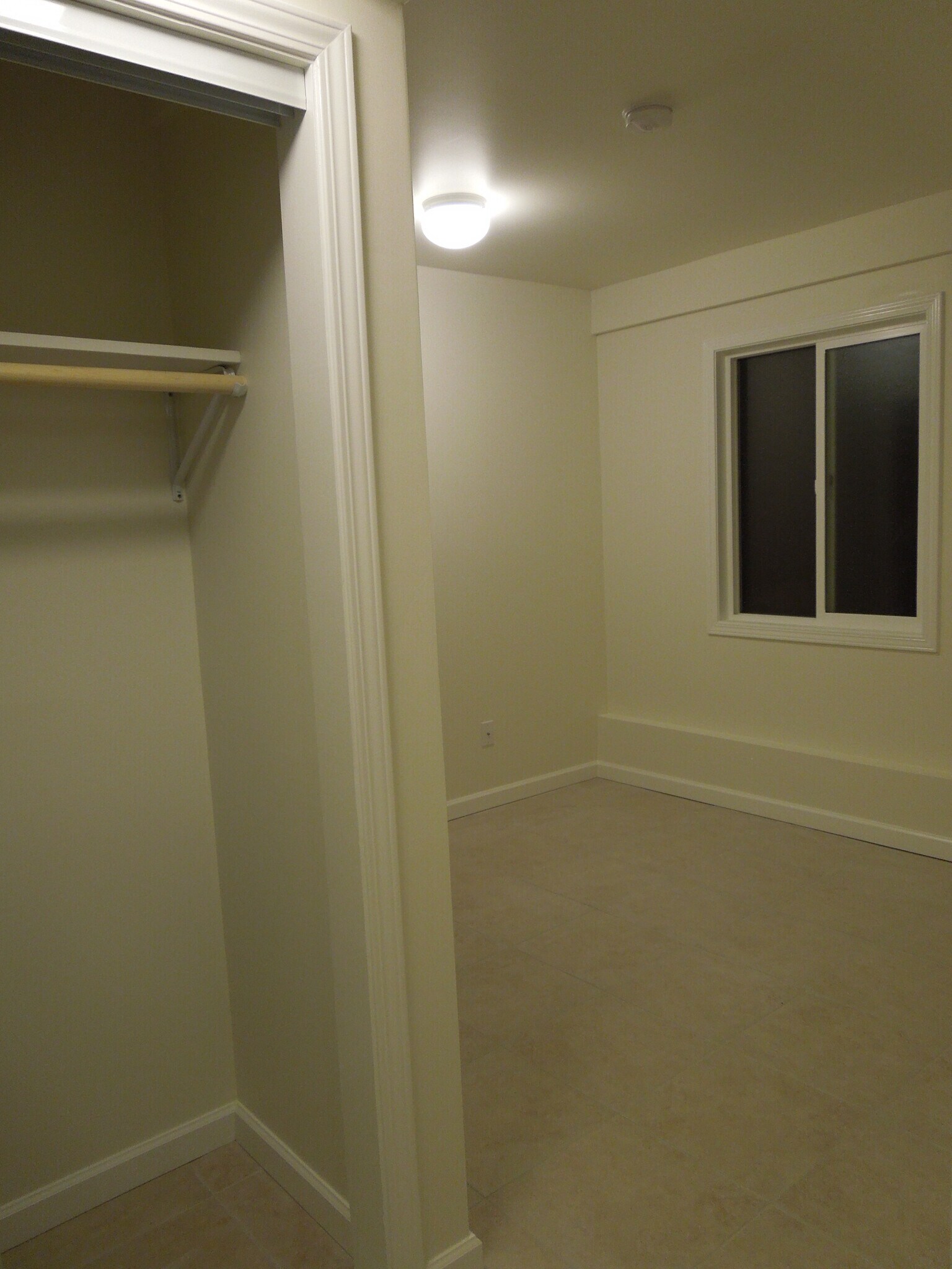 Building Photo - 250 Allen Dr