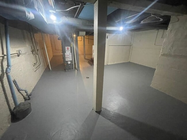 Building Photo - 3BR/2B house with backyard ($350 Move-in fee)