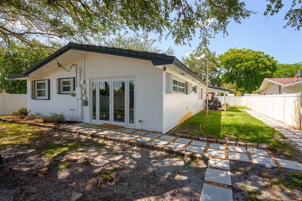 Building Photo - 2011 N 43rd Ave