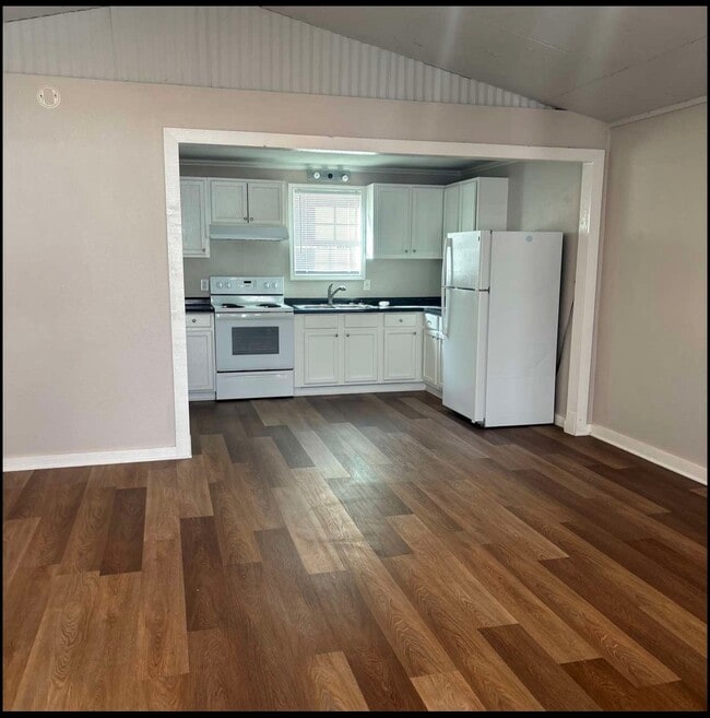 Building Photo - 15675 TX-36