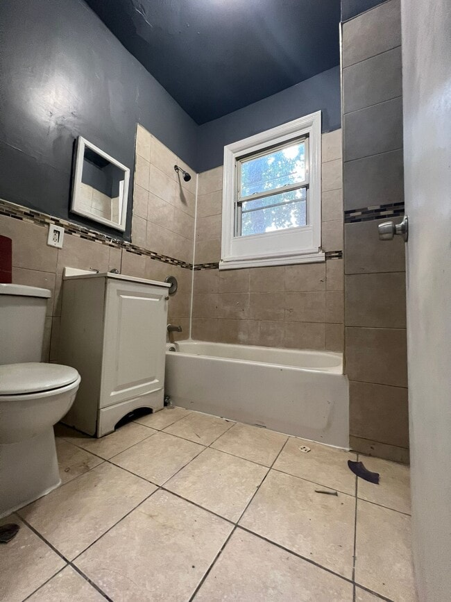 57 Fabyan Pl 2L - 56 Fabyan Pl