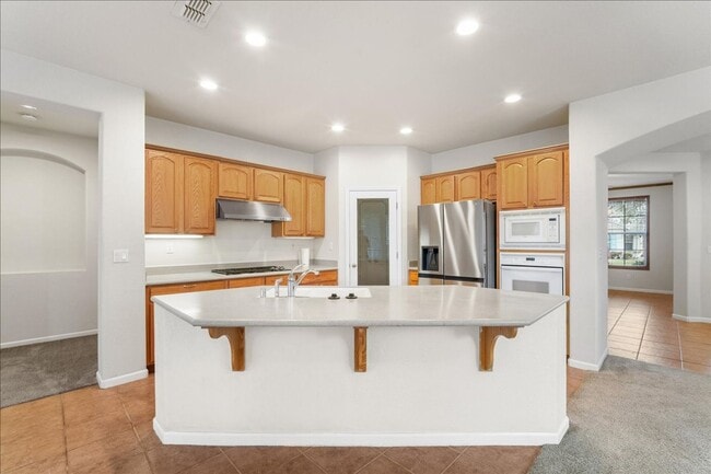 Building Photo - 1073 Huntly Dr