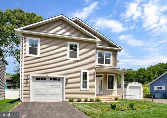 Building Photo - 1316 Juniper St