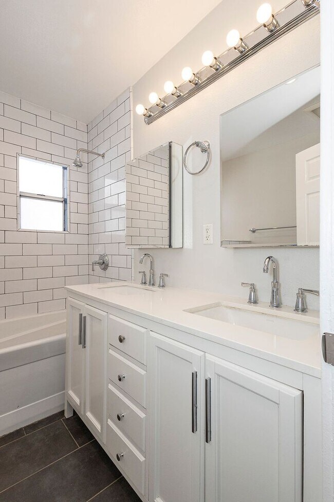 Building Photo - 3463 Plata St