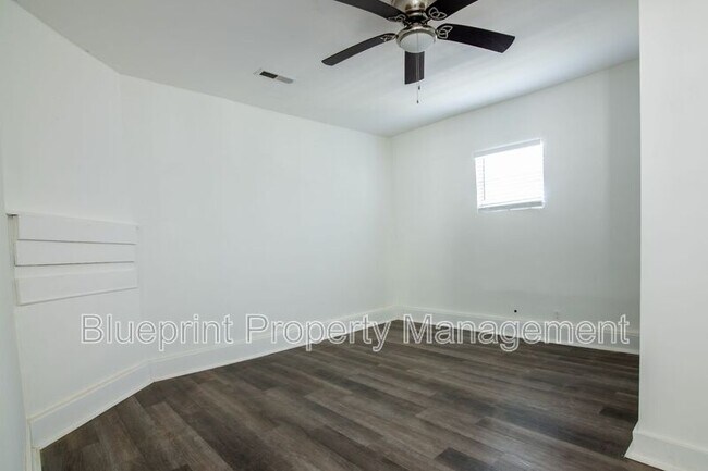 Building Photo - 5406 Court G