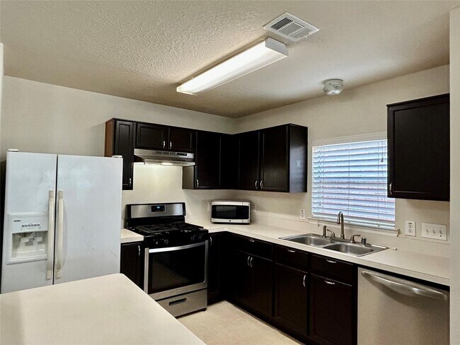 Building Photo - 10623 Sugar Trace Dr