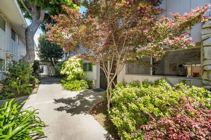 Front door to unit - 4040 Grand View Blvd