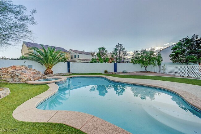 Building Photo - 5470 Logville St