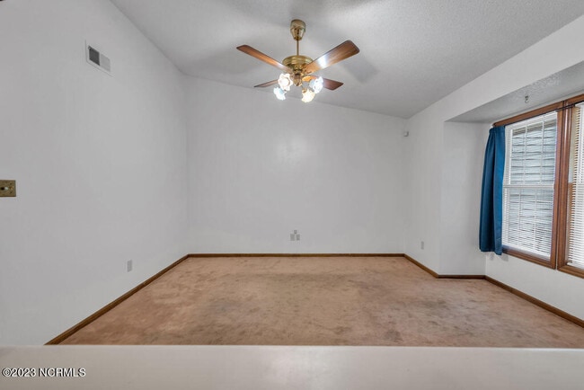 Building Photo - 780 Pinewood Dr