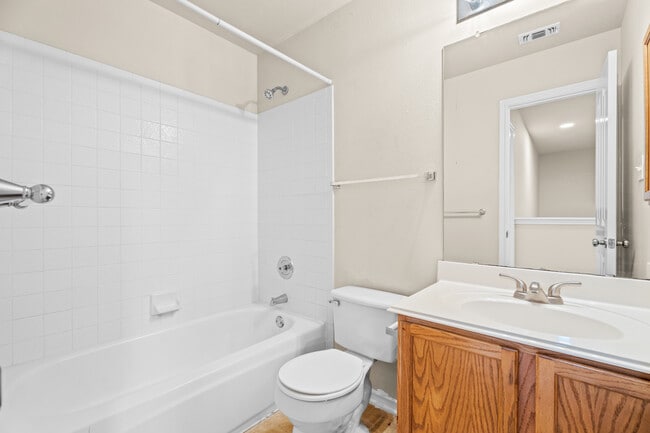 Building Photo - 511 Shannon Rose