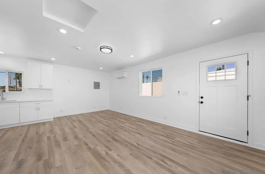 Building Photo - 622 I St